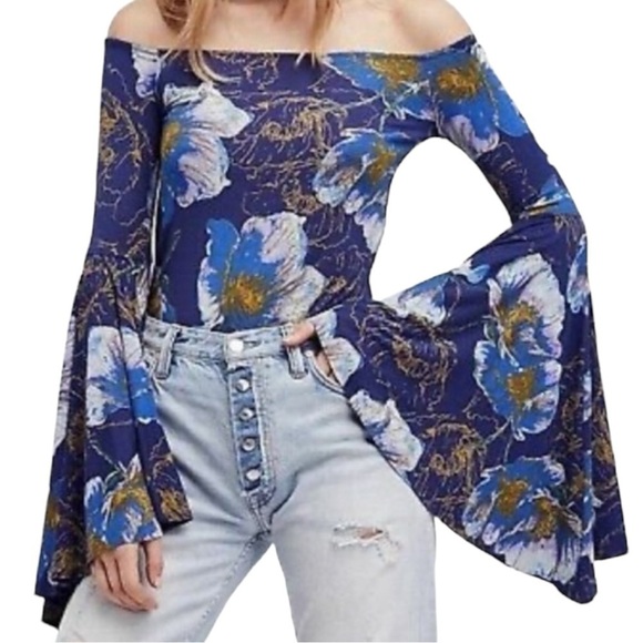 Free People We The Free Printed Birds Of Paradise Top in Navy - Picture 6 of 16